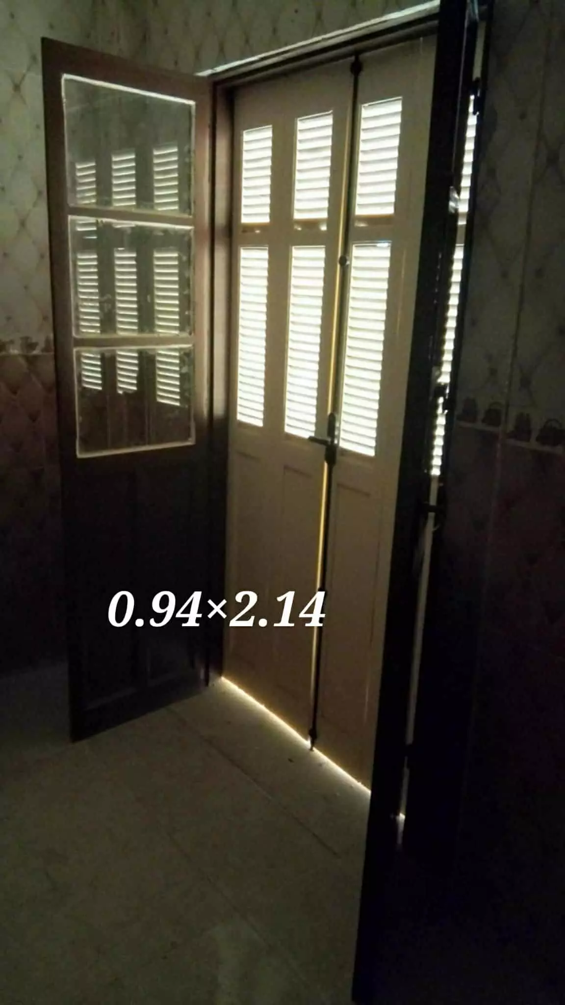 باب بالكون للبيع